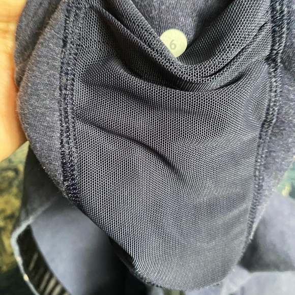 Lulu lemon size 6 navy scuba jacket flaw - Picture 8 of 9